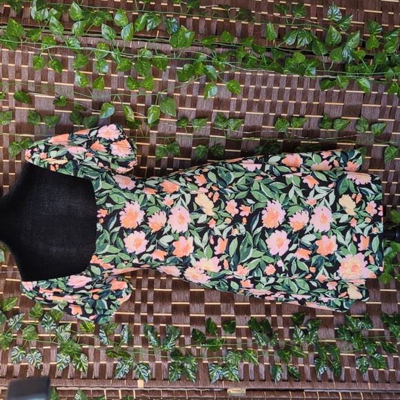 Lily Rose Floral Skater Dress - Picture 5 of 8